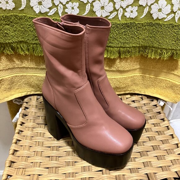 *NEVER WORN!* Jeffrey Campbell MEXIQUE-2 Platform Boots in Blush, 8.5. HAWT! - Picture 2 of 12